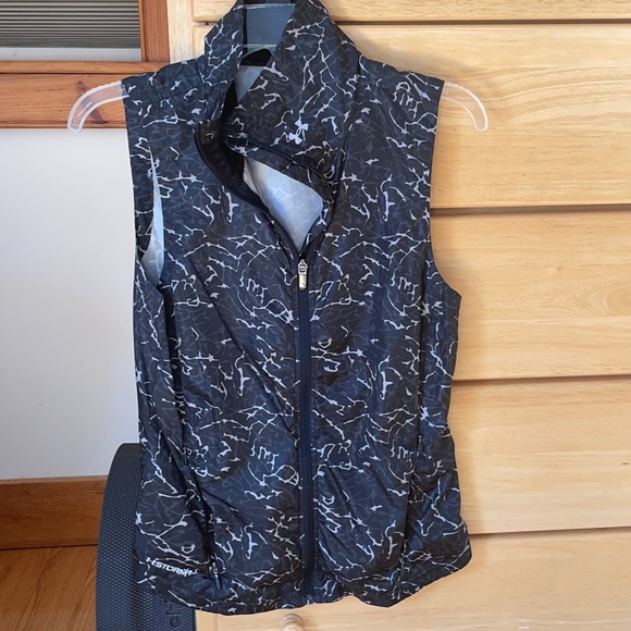 Under Armour vest - Picture 1 of 4